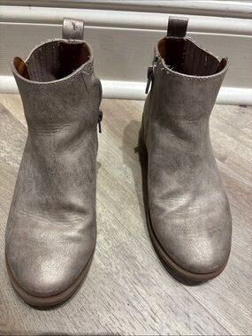Wonder Nation boots size 1